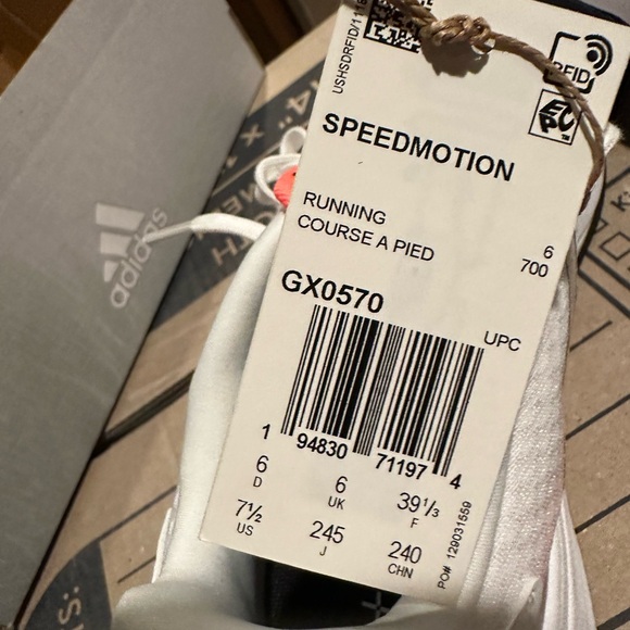 Never worn white pink colors as you can see - Picture 4 of 4